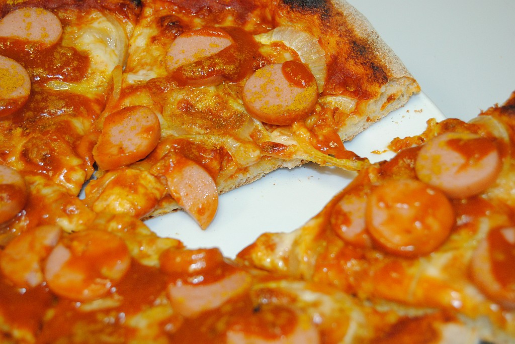 Original: /img/currywurstpizza003jt8.jpg